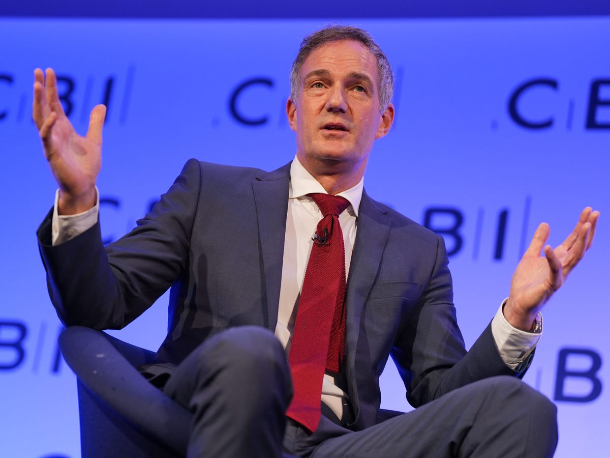 Starmer faces backbench anger after &lsquo;day one&rsquo; workers&rsquo; right U-turn