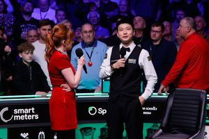 Zhao Xintong addresses the Telford crowd after his stunning success. Pic: WST