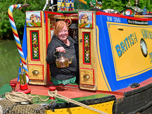 Supporting image for story: Sunshine comes out for canal rally and boat gathering in Bilston