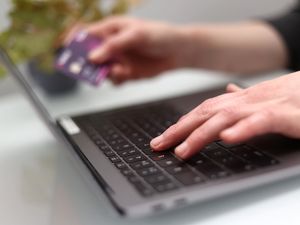 Supporting image for story: Tricked consumers lose record amount to purchase scams in 2023 – UK Finance