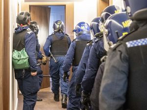 Supporting image for story: Police arrest almost 2,000 people in week-long county lines crackdown