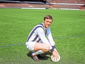 Supporting image for story: New study links brain injuries to heading footballs