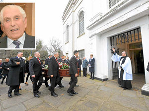 Supporting image for story: Hundreds turn out for Lord Bilston's funeral