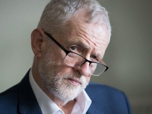 Supporting image for story: Corbyn: Oust Johnson and make me caretaker PM to stop no-deal Brexit