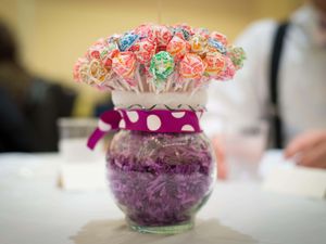 Supporting image for story: Boy uses mother’s phone to order 70,000 lollipops to share with his friends