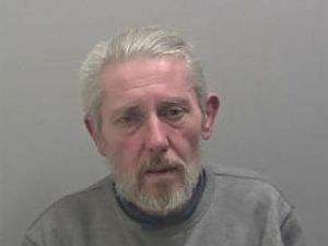 Supporting image for story: Police hunt 52-year-old wanted man believed to be in Kidderminster