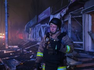 Supporting image for story: Russian glide bomb hits an apartment block and kills five in southern Ukraine