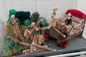 Britain at War 3 0- Lumber Jills