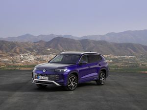 Supporting image for story: Volkswagen’s new Tayron SUV will start at under £40,000