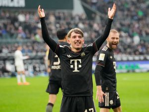 Supporting image for story: Bayern Munich continue their 100 per cent start to the Bundesliga season