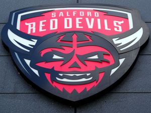 Supporting image for story: Salford given two-point deduction for fielding weakened team against St Helens