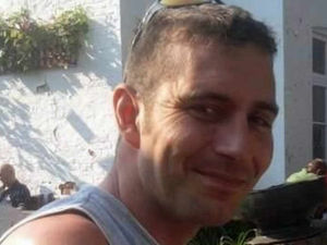 Supporting image for story: Police want to speak to taxi driver after body found in Stourport