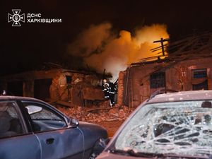 Supporting image for story: Seven hurt as Russian aerial attack hits Ukrainian hospital