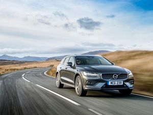 Supporting image for story: First Drive: Volvo’s V60 Cross Country is a capable cruiser