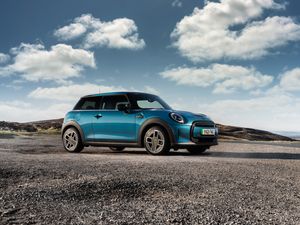 Supporting image for story: First drive: The updated Mini Electric is as charming as EVs get
