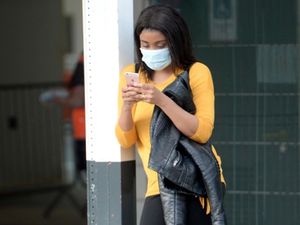 Supporting image for story: Police forces await details on face covering laws