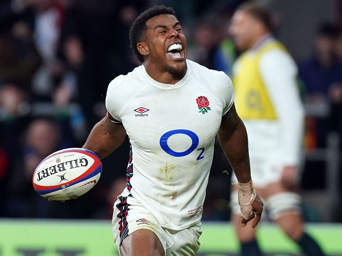 England-Fiji: Back-three doubt as Sinfield likens Feyi-Waboso to great Robinson