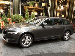 Supporting image for story: Pre-warming our Volvo V90 Cross Country from afar