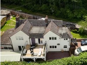 Supporting image for story: Huge house near Wolverhampton with terrace and countryside views on the market for £625,000