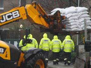 Supporting image for story: Major rivers could be flooded until Tuesday, Environment Agency warns