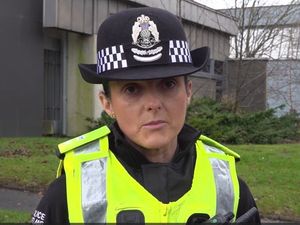 Supporting image for story: Police hailed for ‘extreme bravery’ in facing down attacker armed with chainsaw