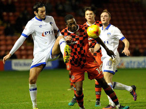 Supporting image for story: Jon Whitney hails Isaiah Osbourne's attitude to fight his way into Walsall's starting XI