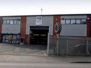 Supporting image for story: Mechanic sold customer write-off car