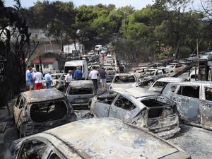 Supporting image for story: Former top Greek fire officials convicted over deadly blaze