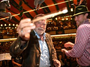 Supporting image for story: Schwarzenegger stars at Munich’s Oktoberfest