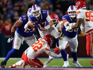 Supporting image for story: Josh Allen leads Buffalo Bills to victory over Kansas City Chiefs