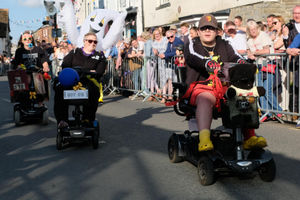 A tribute to the late Guy Maynard, Kington Festival Committee’s treasurer who passed away earlier this year by his grandchildren Polly and Sam Maynard, St Michael’s Hospice nurse Natasha Thomas and Guy’s daughter Denise Maynard. Andy Compton image