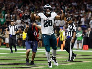 Supporting image for story: Saquon Barkley stars late on as Philadelphia Eagles beat New Orleans Saints
