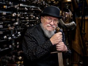 Supporting image for story: Game Of Thrones to be adapted for theatre by Royal Shakespeare Company