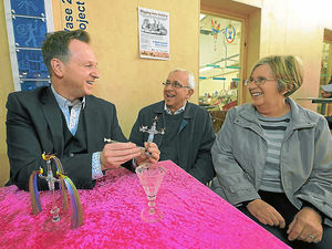 Supporting image for story: Glass pen holder is a cut above as it re-writes the history books