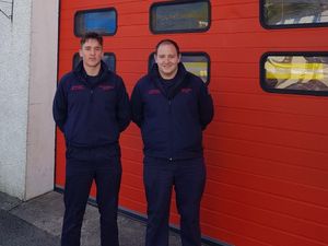 Supporting image for story: Off-duty firefighters save men's lives in chip shop blaze