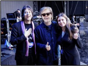 Supporting image for story: Sir Paul McCartney helps couple get engaged during his Got Back tour
