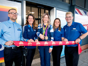 Supporting image for story: Olympic gold medal winner helps open Aldi's new Shrewsbury store
