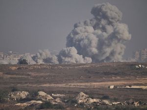 Supporting image for story: Lammy condemns Israeli strikes on Gaza hospital that killed five journalists