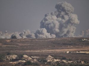 Supporting image for story: Lammy condemns Israeli strikes on Gaza hospital that killed five journalists