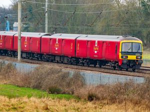 Supporting image for story: Use trains to move post, Royal Mail urged