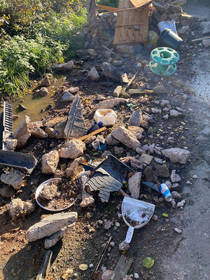 Fly-tipping in Thornyhurst Lane 