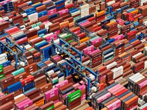 Supporting image for story: China’s exports grow 7.6% in May, beating expectations despite trade tensions