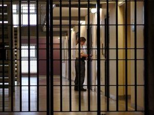 Supporting image for story: Jailed: Banned driver with string of motoring offences ran red light with no seatbelt on 