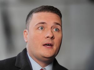 Supporting image for story: NHS dentistry is at ‘death’s door’, Streeting tells MPs