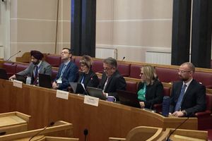 Cllr Steve Clark (centre) at Dudley's Overview and Scrutiny Committee meeting. Picture Martyn Smith/LDRS free for LDRS use
