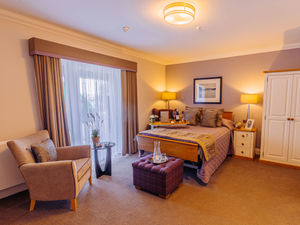 Spacious En Suite Rooms