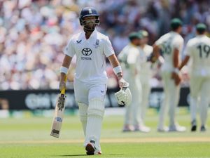 Supporting image for story: Ben Duckett falls before lunch as Australia progress towards Ashes victory