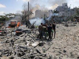 Supporting image for story: Israeli air strikes kill 16 as aid finally reaches northern Gaza