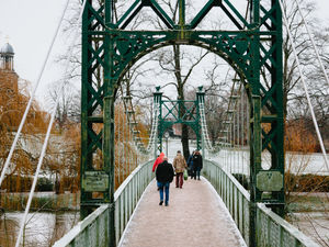 Supporting image for story: Shrewsbury footbridge to close for four-week refurbishment - with long diversion in place