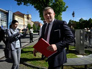 Supporting image for story: Slovakia’s PM makes first public appearance since assassination attempt